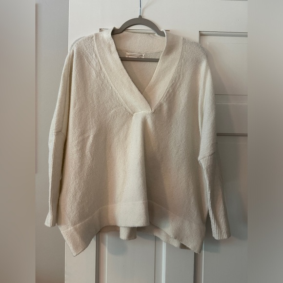 Anthropologie Tianna Ivory Knit Drop Shoulder V Neck Sweater